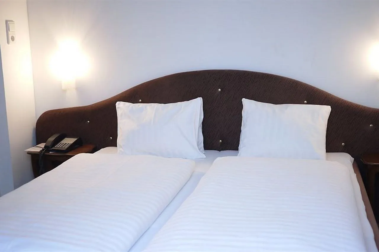 Hotel Am Brillantengrund Vienna