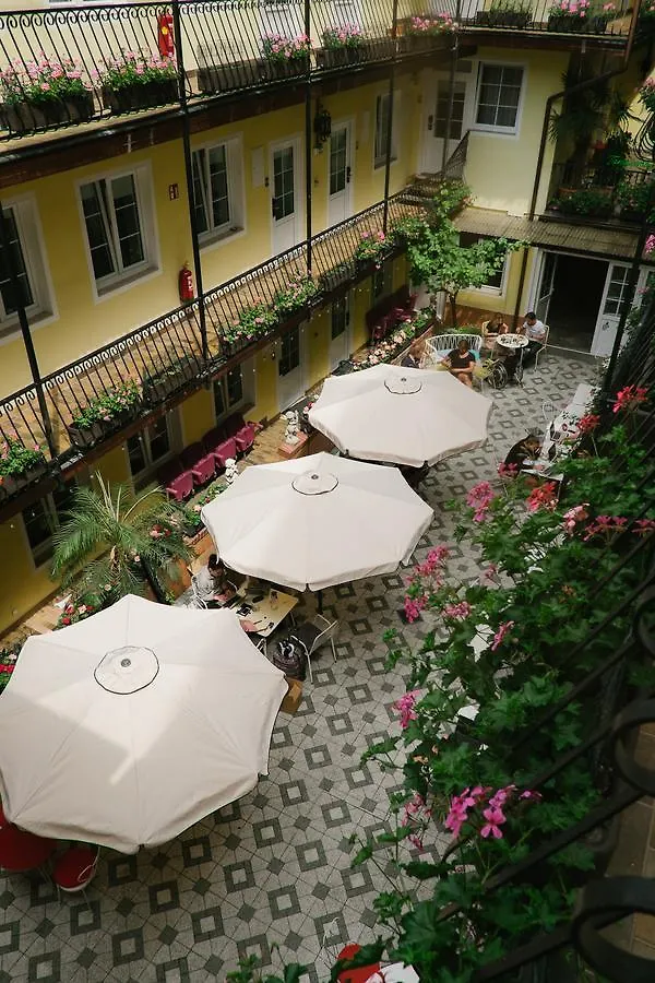 Hotel Am Brillantengrund Vienna
