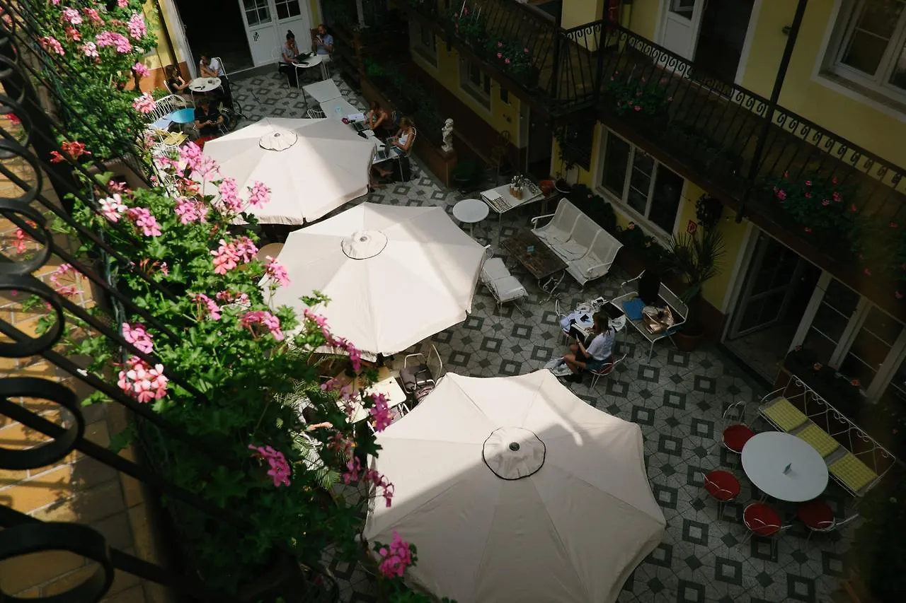 Hotel Am Brillantengrund Vienna