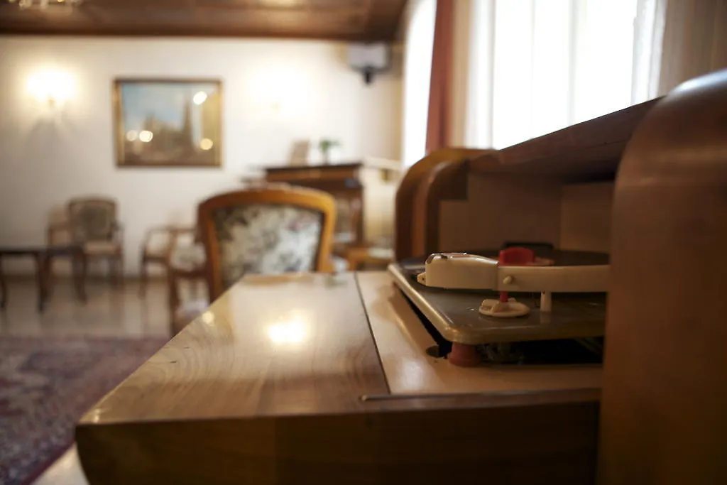 Hotel Am Brillantengrund Vienna