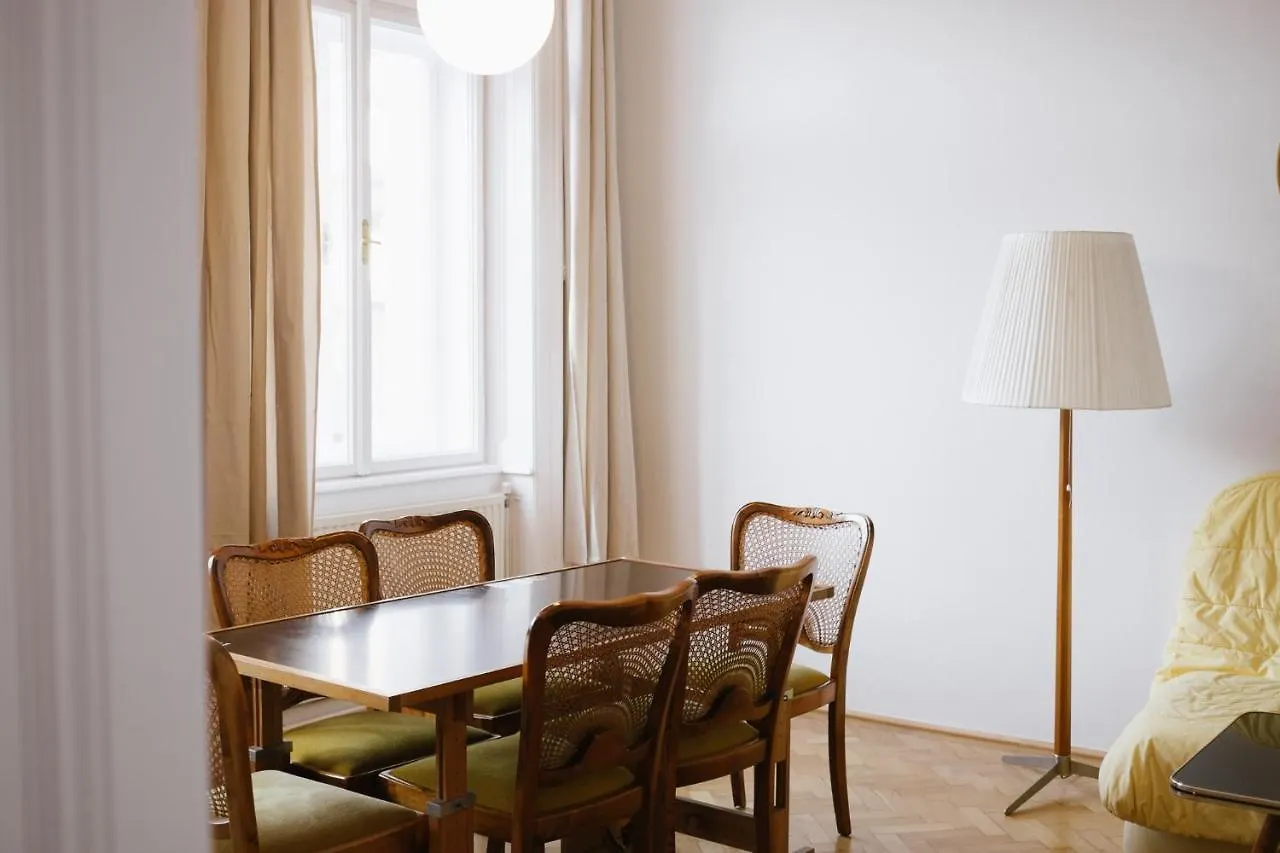 Hotel Am Brillantengrund Vienna
