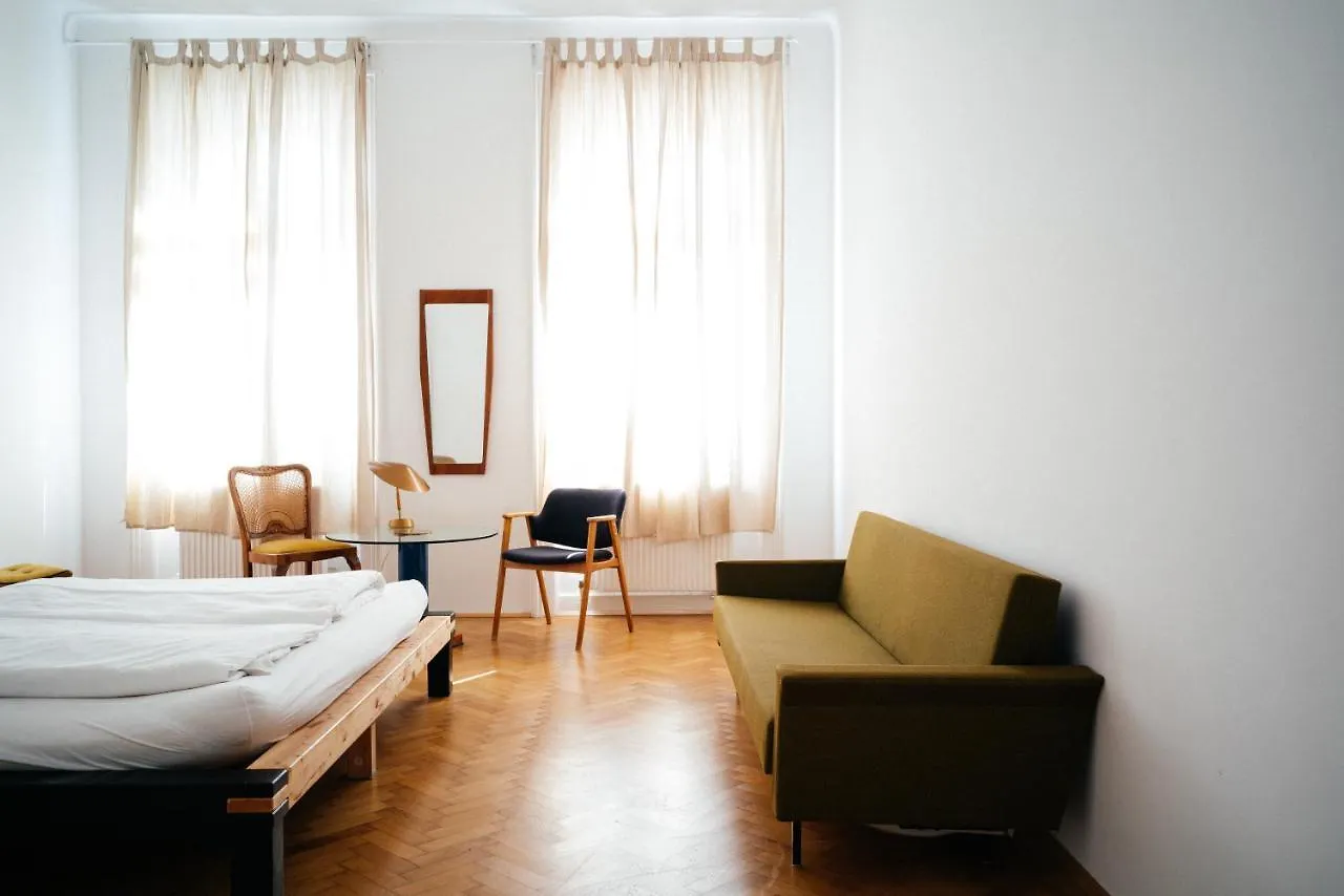 Hotel Am Brillantengrund Vienna